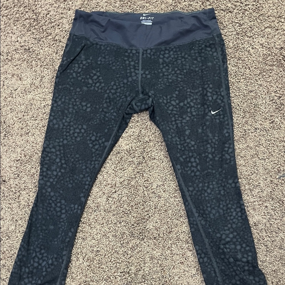 Nike Women's Black Spotted Leggings(Running capris)